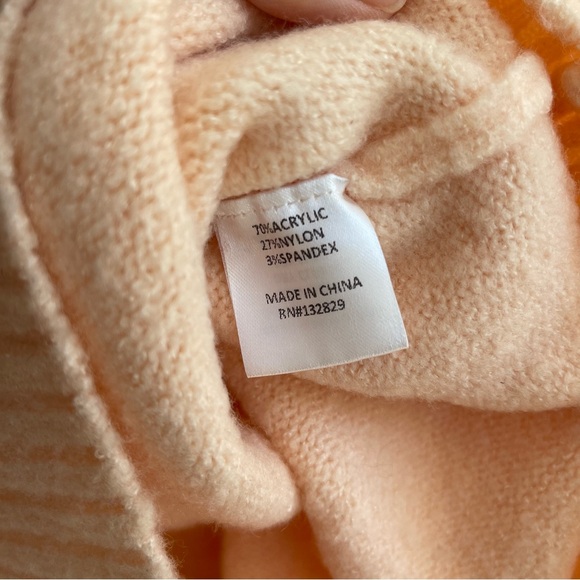 Tularosa Lain Sweater - Picture 9 of 9